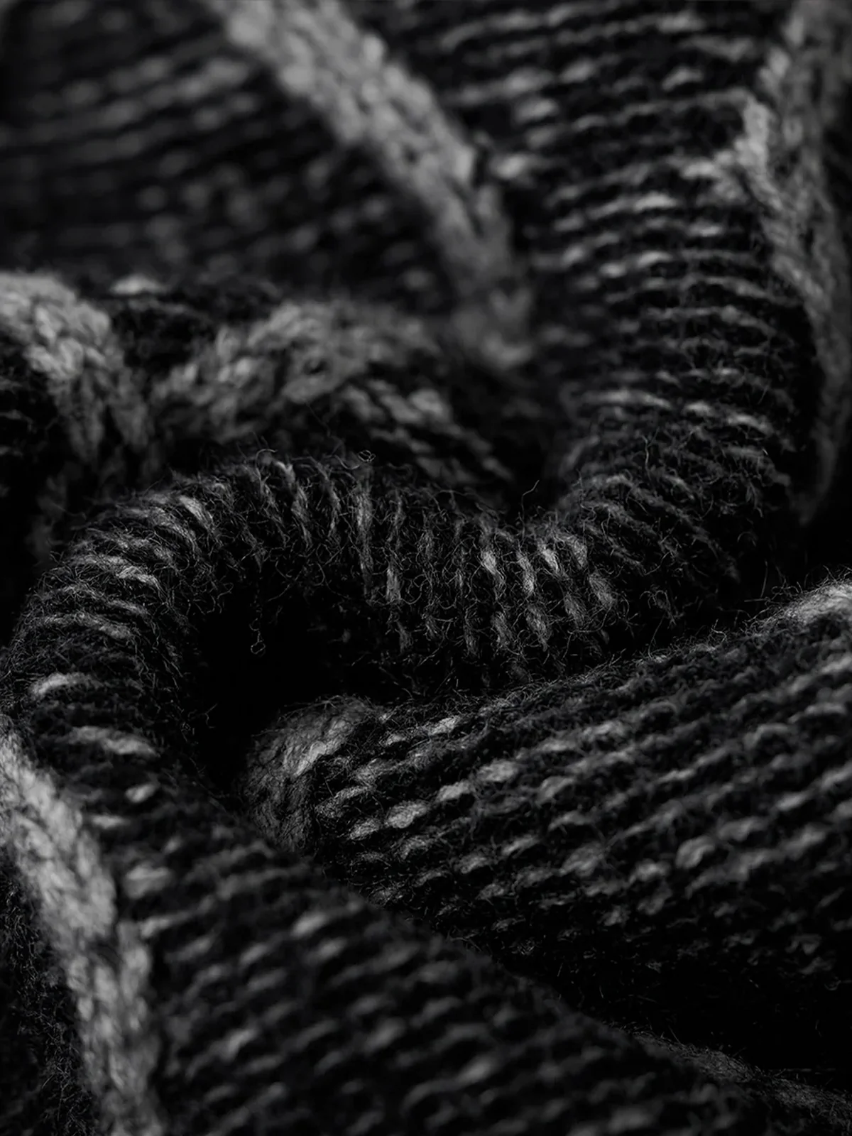 Crew Neck Sweater with Diamond Cable Knit Pattern - Image 15