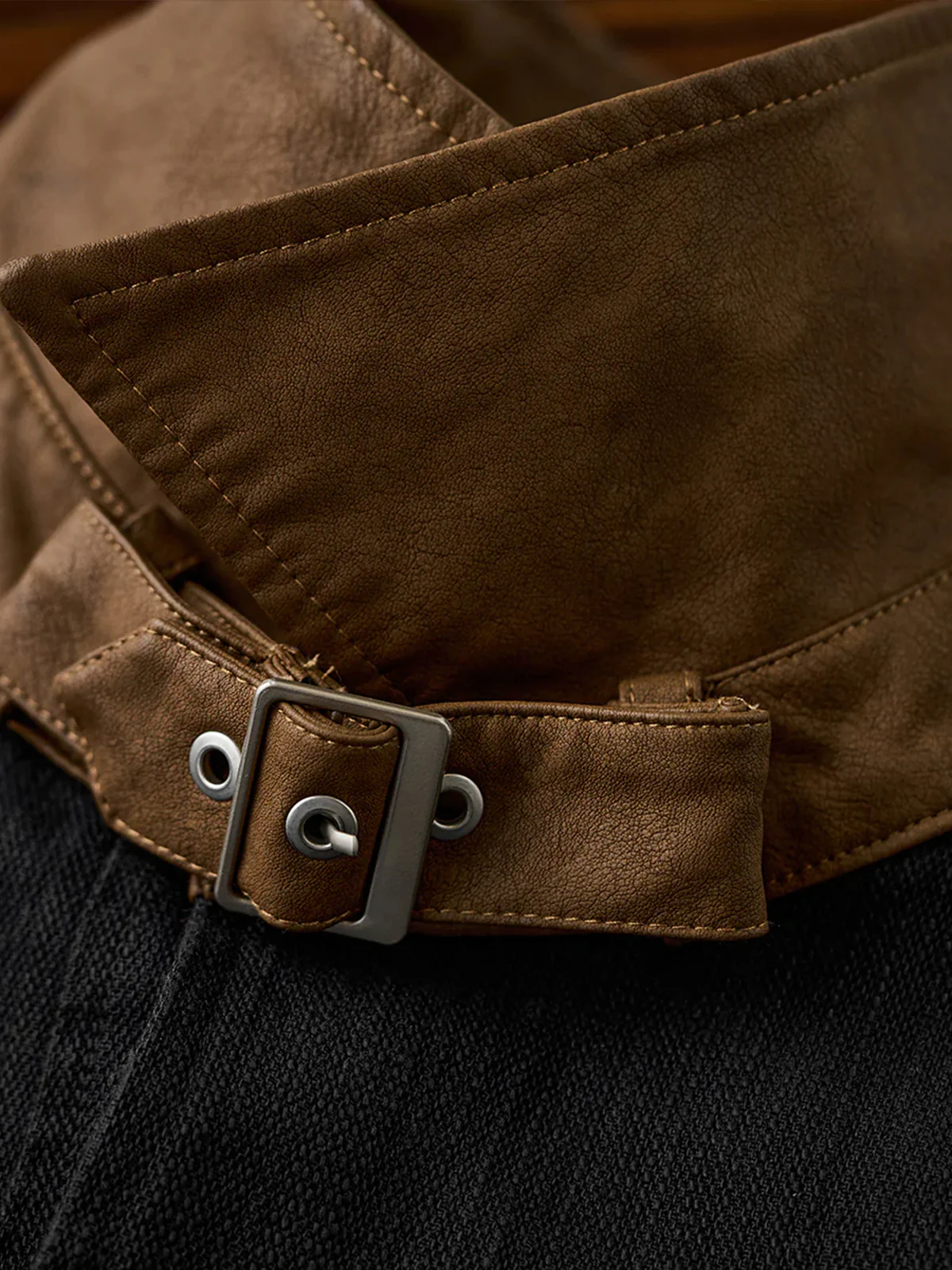 Mixed-Material Hunting Jacket with Leather-Effect Collar - Image 16