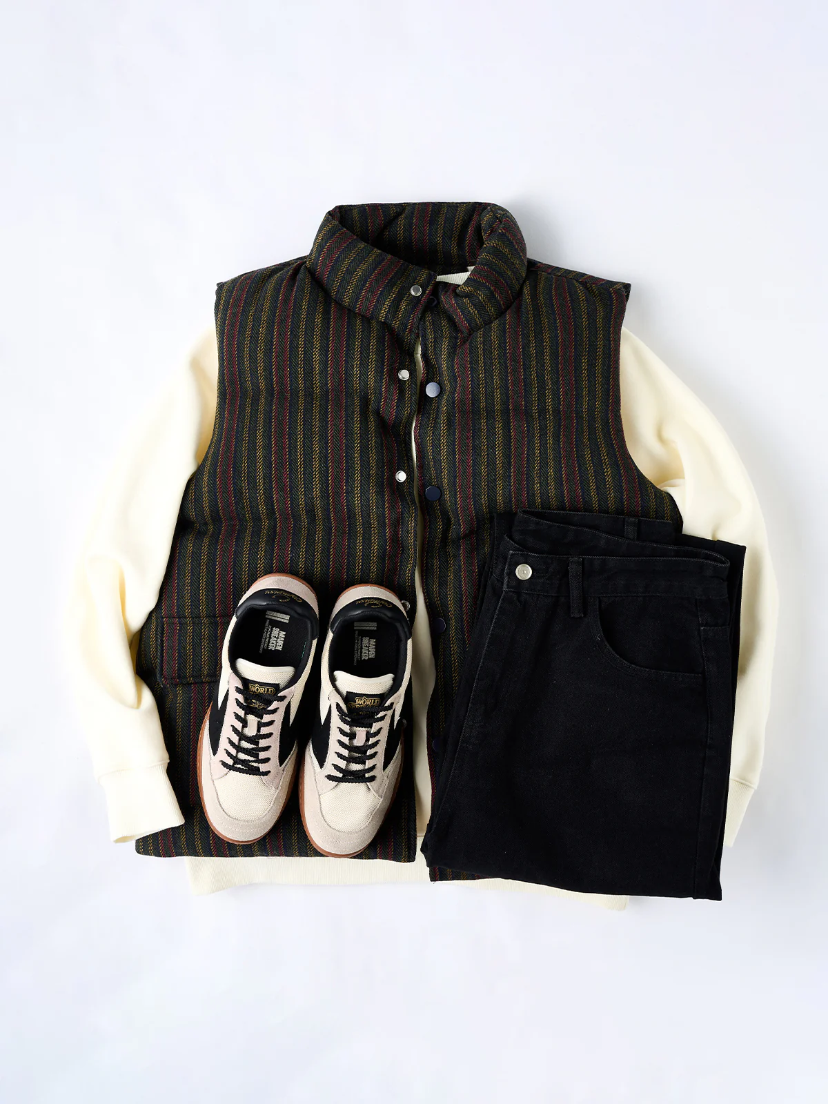 Retro-Style Brushed Stripe Jacquard Vest - Image 14