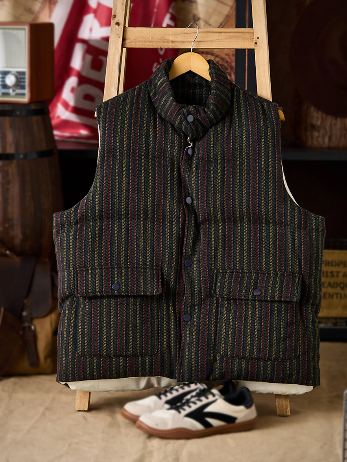 Retro-Style Brushed Stripe Jacquard Vest - Image 3
