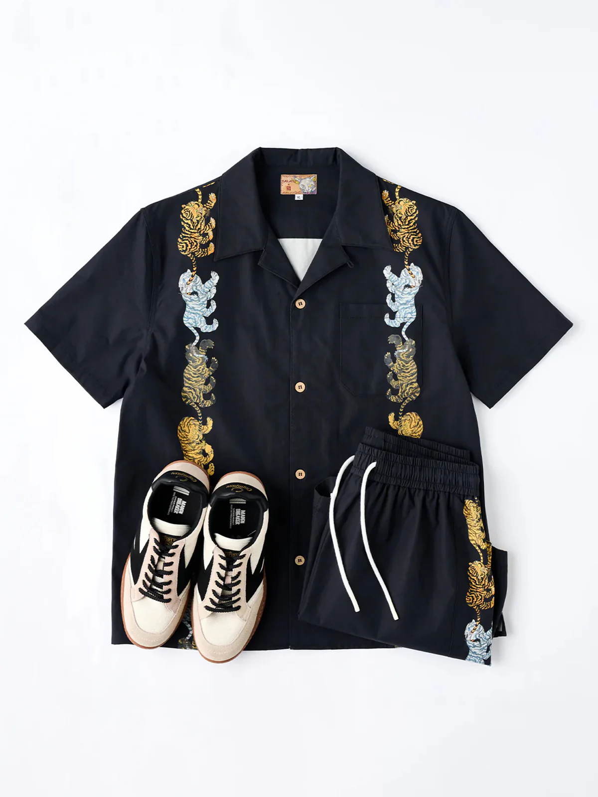 KARAKU×Ayako Ishiguro "Three Tiger Rows" Vertical Print Aloha Shirt - Image 16
