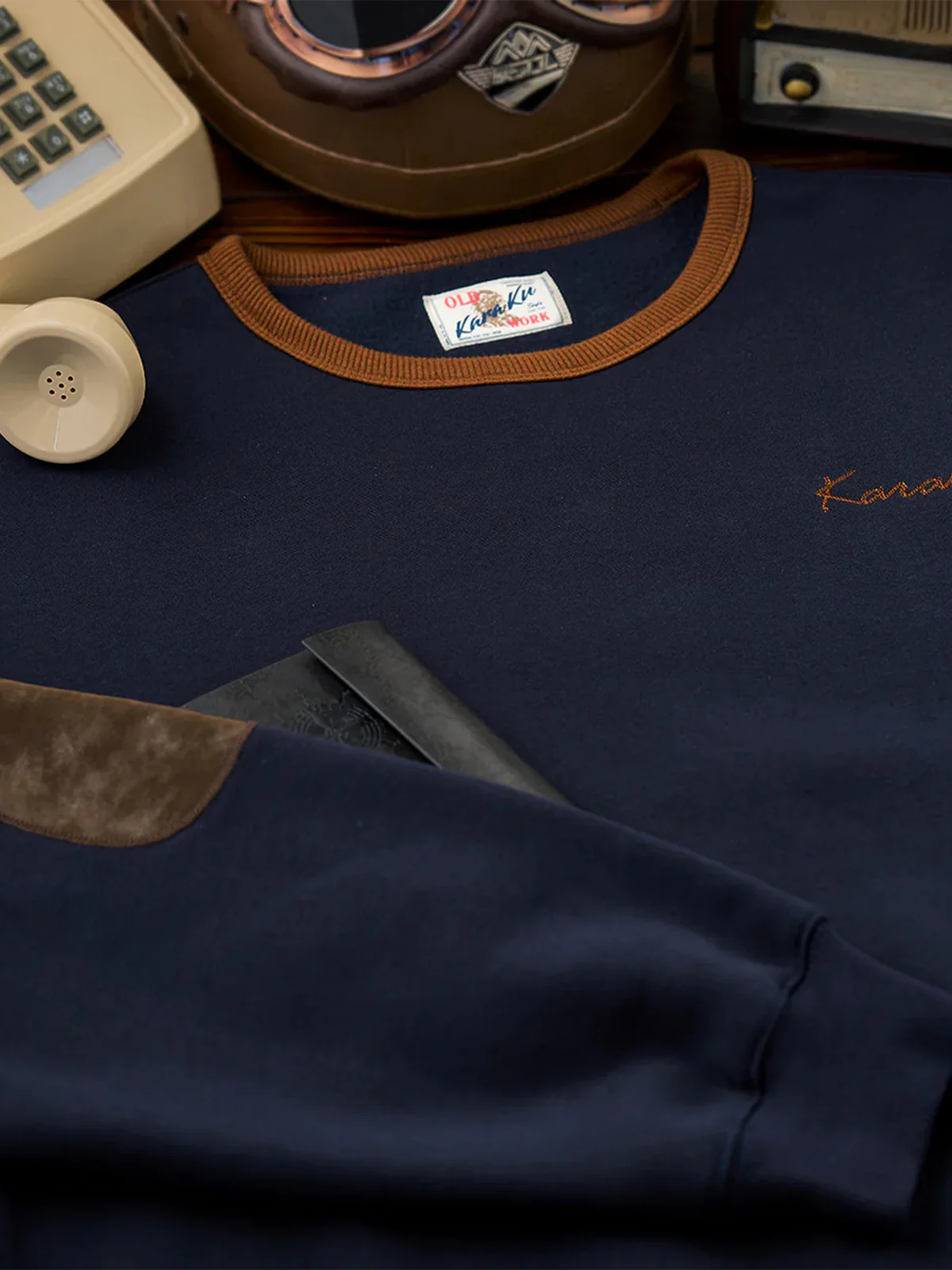 "KaraKu" Embroidery  Elbow Suede Patches Brushed Cotton Sweatshirt - Image 5