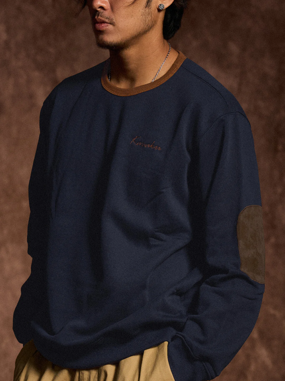 "KaraKu" Embroidery  Elbow Suede Patches Brushed Cotton Sweatshirt - Image 9