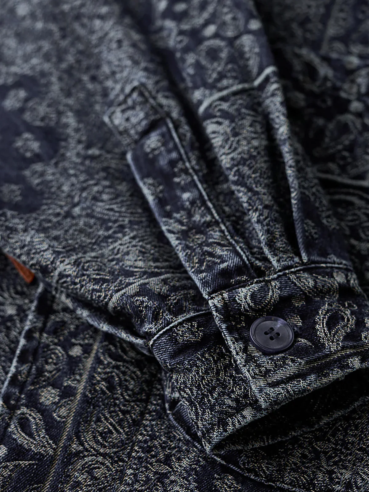 Toggle Buttons Paisley Jacquard Denim Shirt - Image 18
