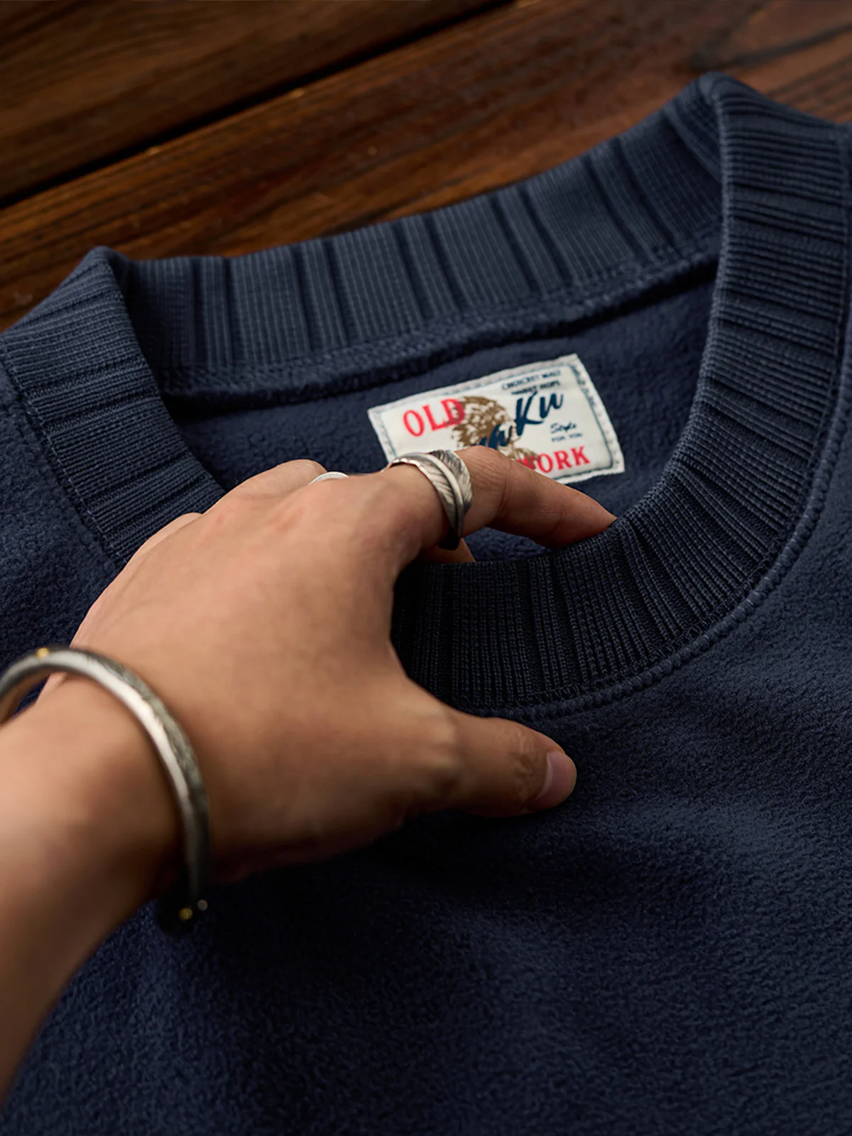 Thumbhole Sleeve Polar Fleece Sweatshirt - Image 9