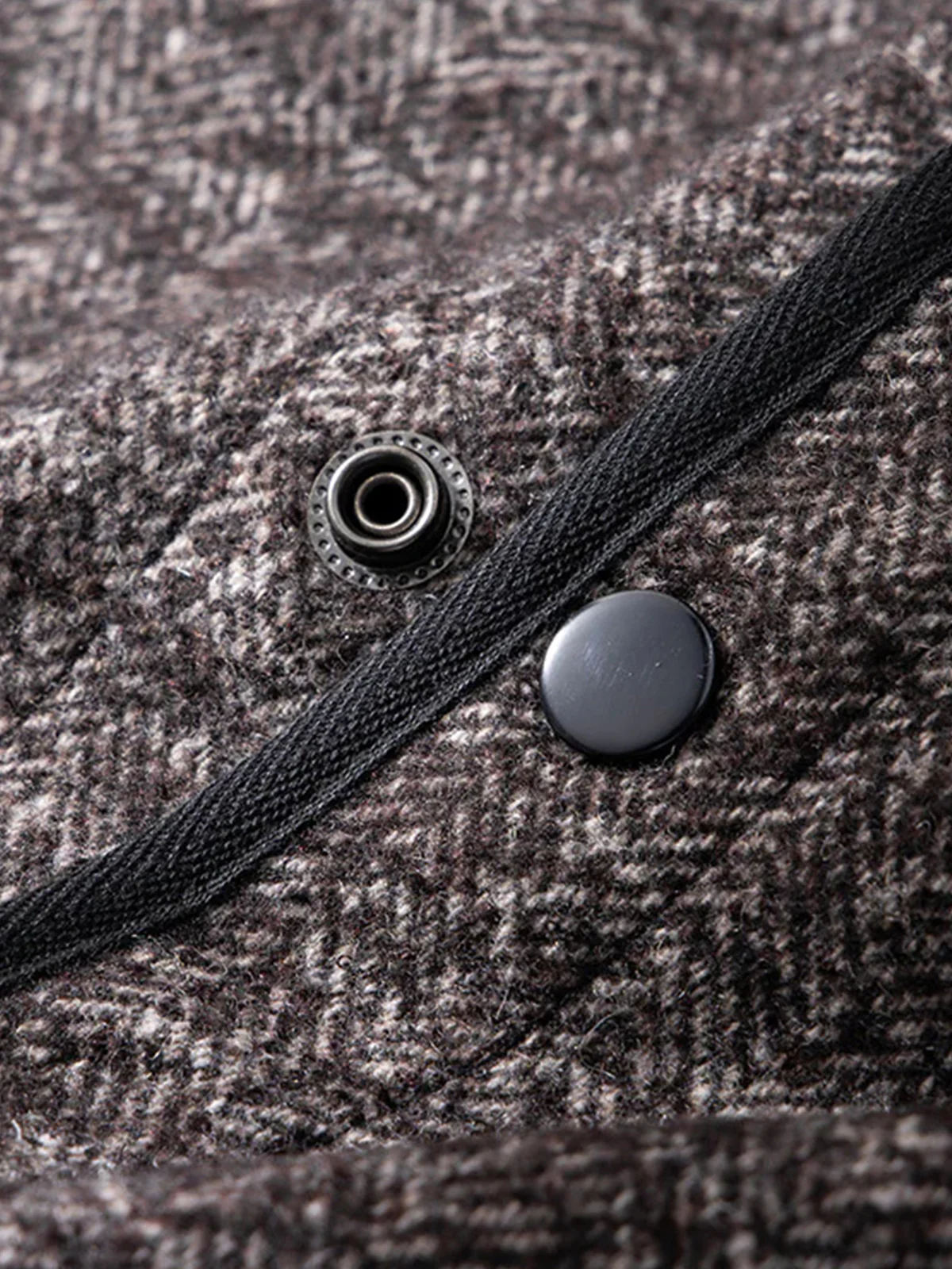 British Wool Blend Knit V-Neck Vest - Image 8