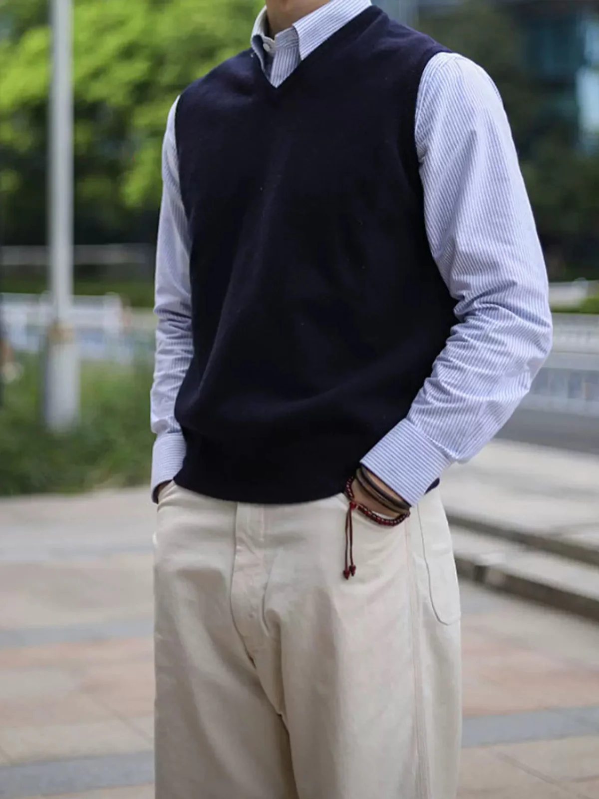 Ivy Look Wool Blend V-Neck Knit Vest - Image 8