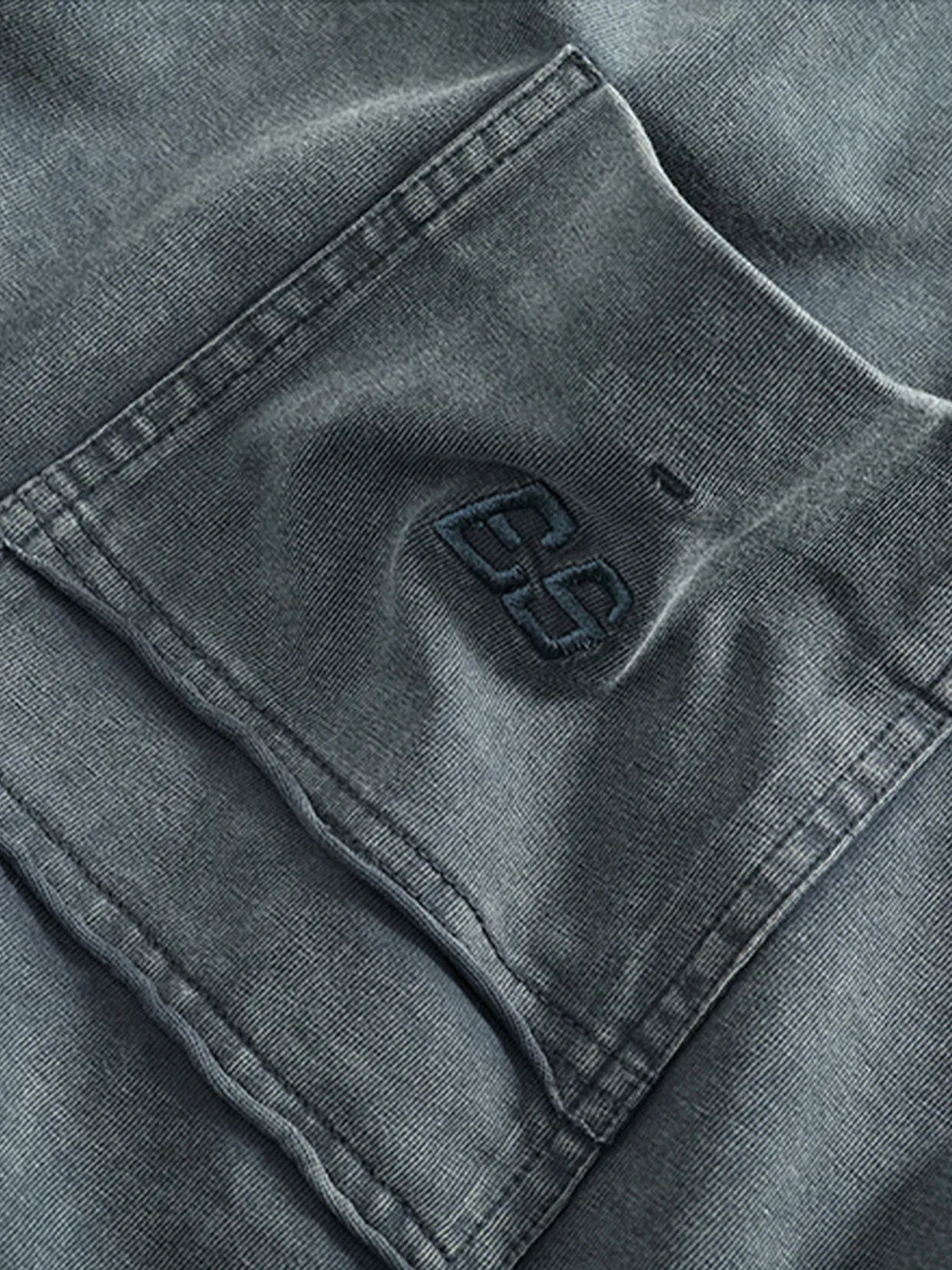 Washed Finish Mini Embroidery & Color-Variation Pocket Long Sleeve Tee - Image 13