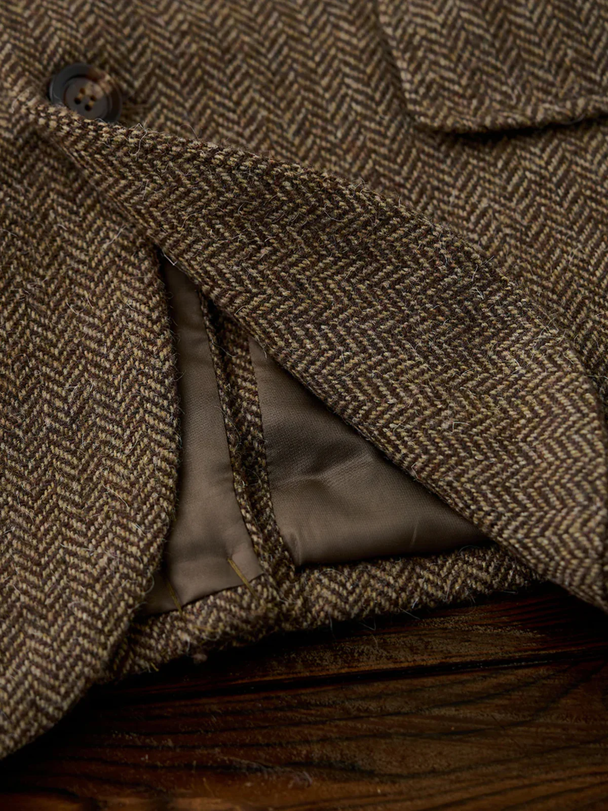 Wool-Blend Herringbone Tweed Tailored Jacket - Image 16