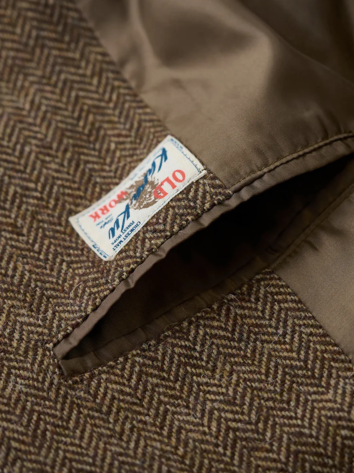 Wool-Blend Herringbone Tweed Tailored Jacket - Image 19