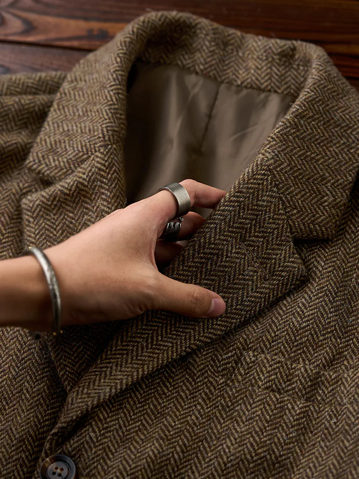 Wool-Blend Herringbone Tweed Tailored Jacket - Image 6