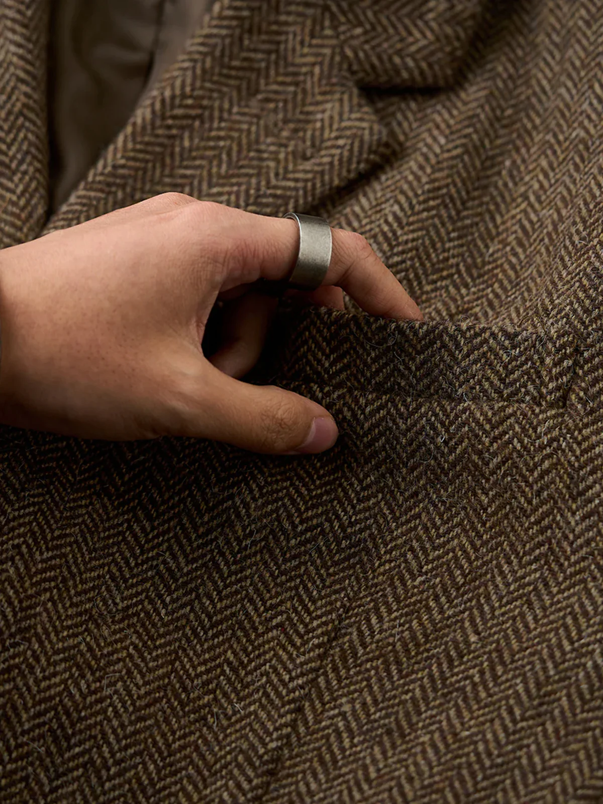Wool-Blend Herringbone Tweed Tailored Jacket - Image 7