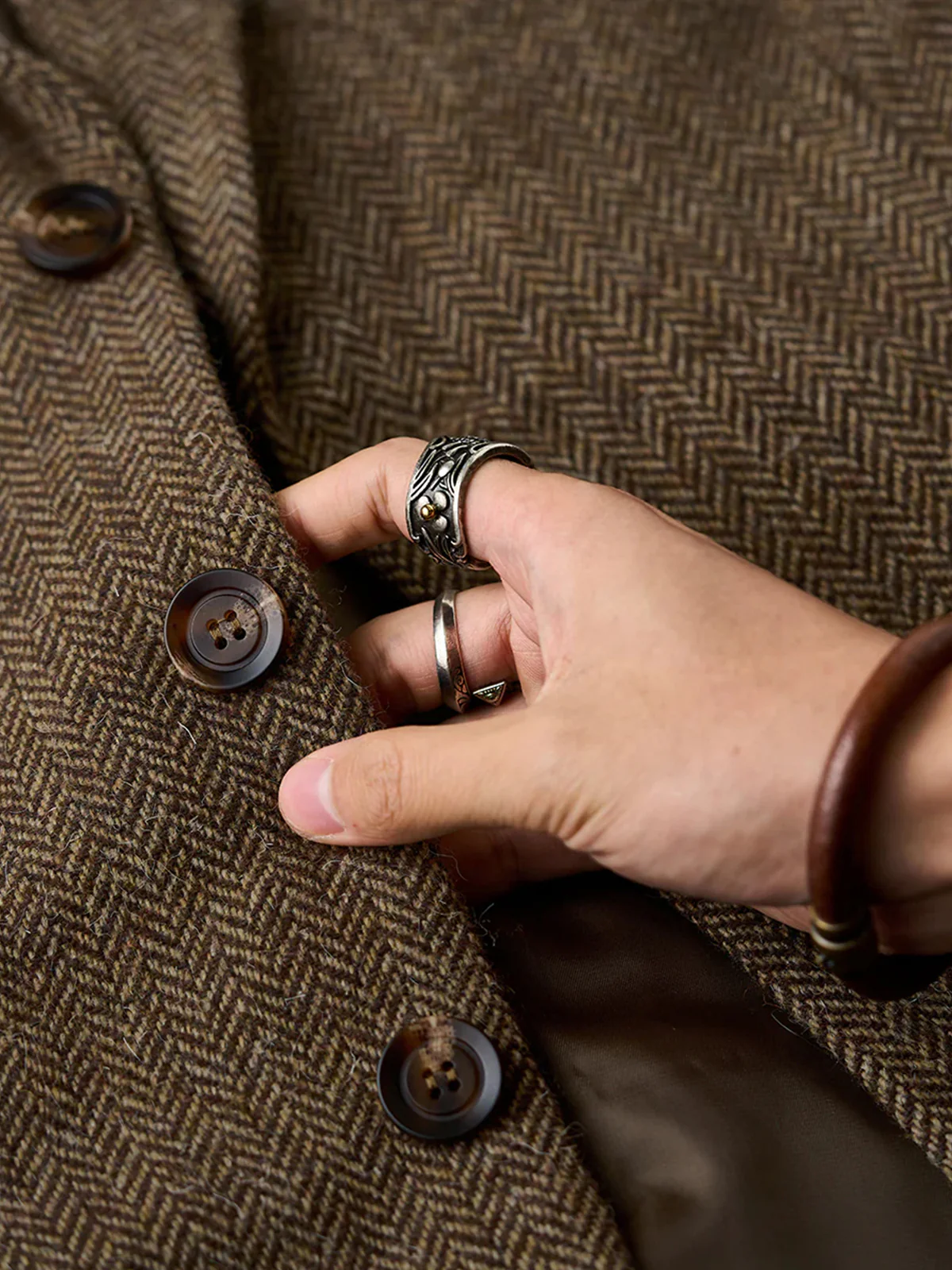 Wool-Blend Herringbone Tweed Tailored Jacket - Image 8