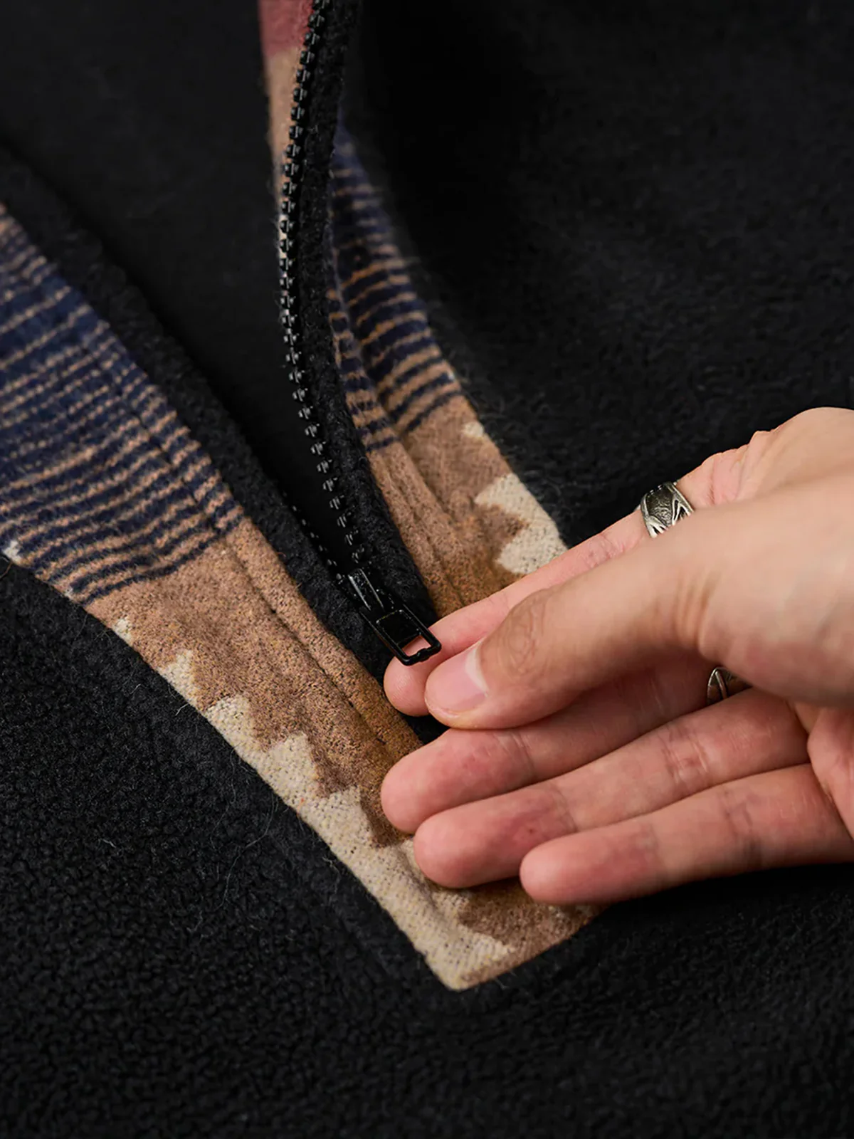 Navajo Half-Zip Polar Fleece Pullover Sweatshirt - Image 9