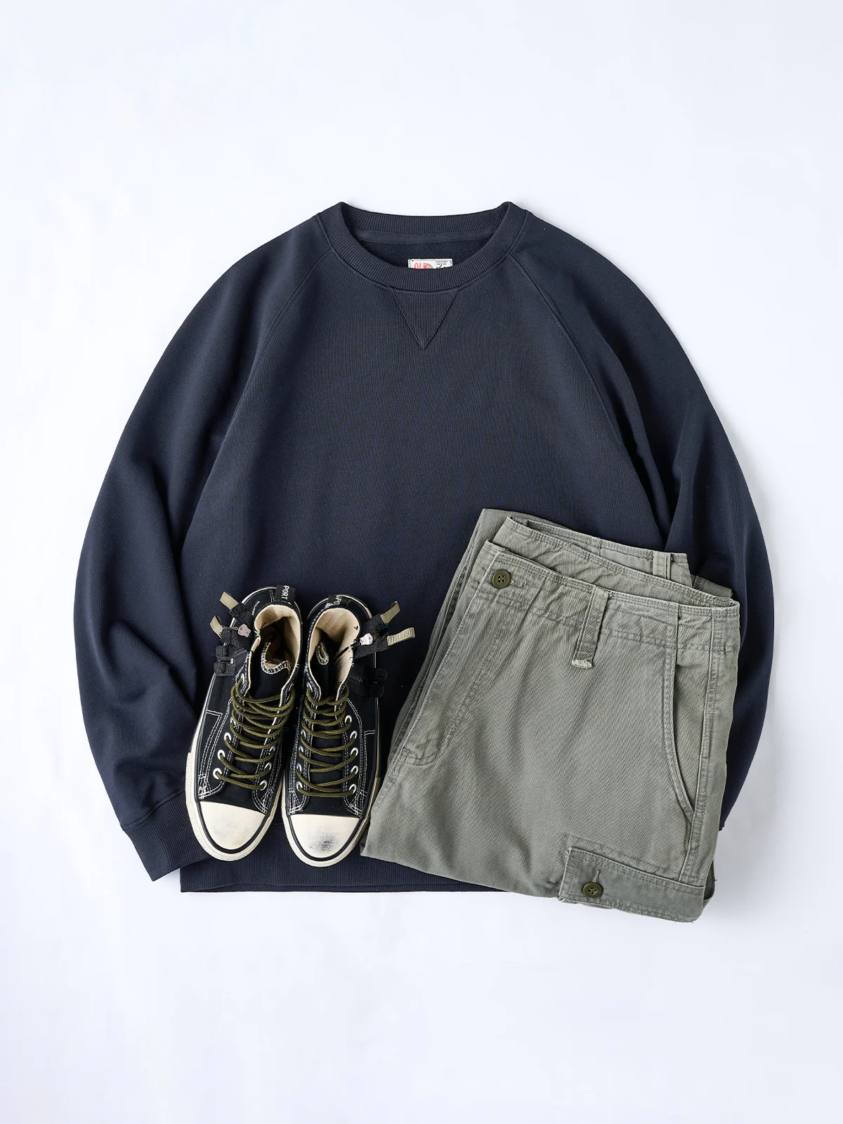 Casual Heavyweight Crewneck Sweatshirt - Image 17