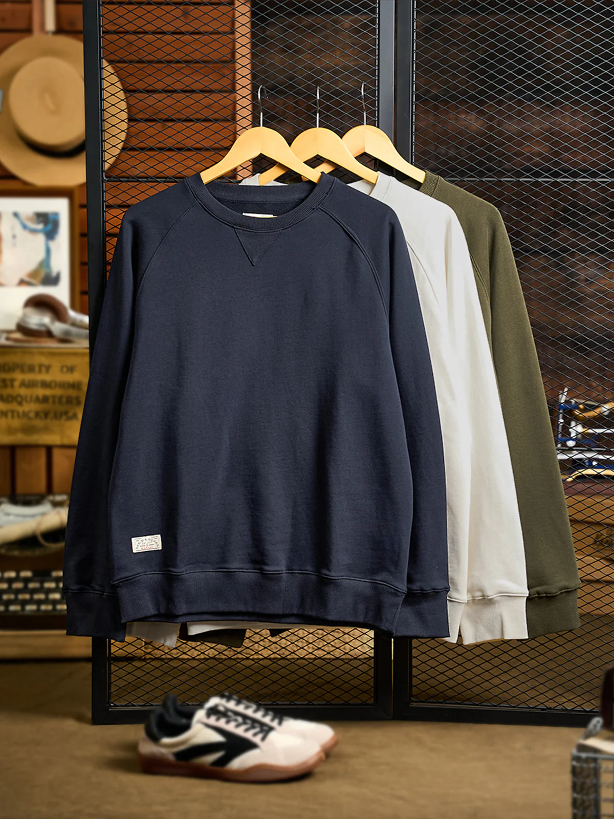 Casual Heavyweight Crewneck Sweatshirt - Image 5