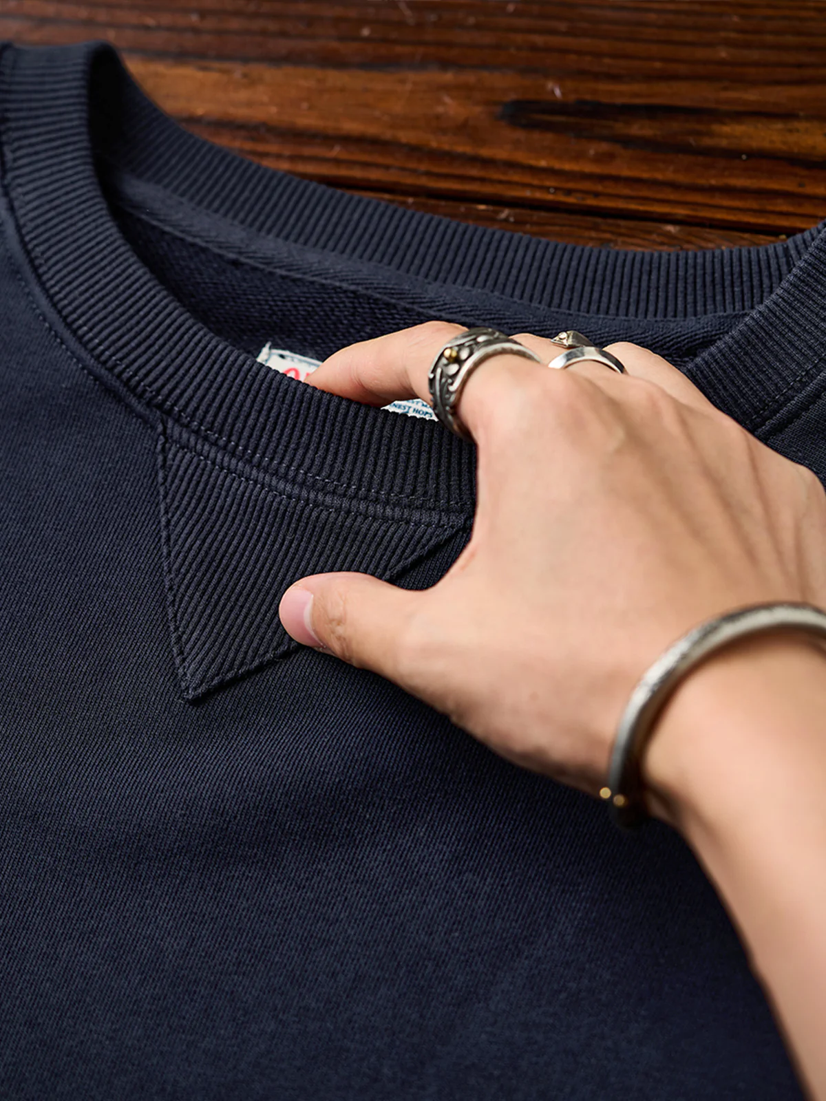 Casual Heavyweight Crewneck Sweatshirt - Image 9