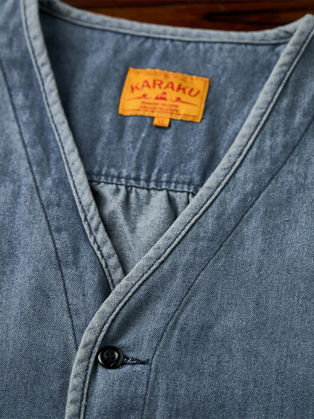 Contrast Button Collarless Denim Jacket - Image 8